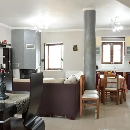 Villa Andrew