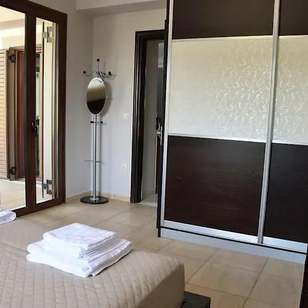 Vila Andrew Agioi Saranda