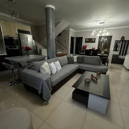 Andrew Vila Agioi Saranda